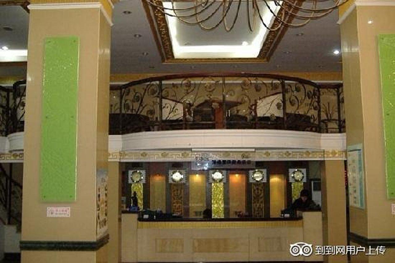 Greentree Inn Qingdao Railway Station East Square Pichaiyuan Express Hotel エクステリア 写真